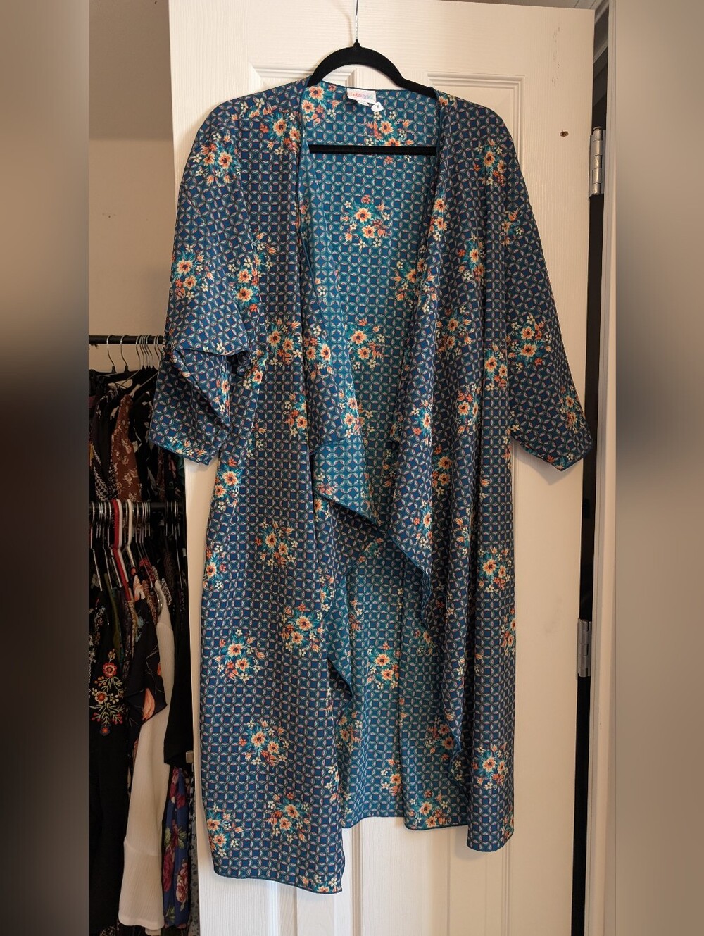 LulaRoe Gorgeous Blue Floral Duster Kimono Or Cover-Up Size Large